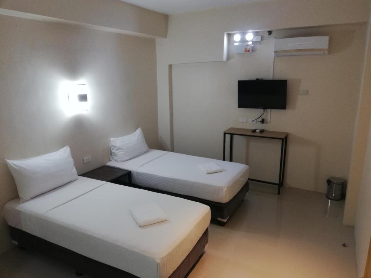 Eon Centennial Express Hotel Iloilo City Exterior photo